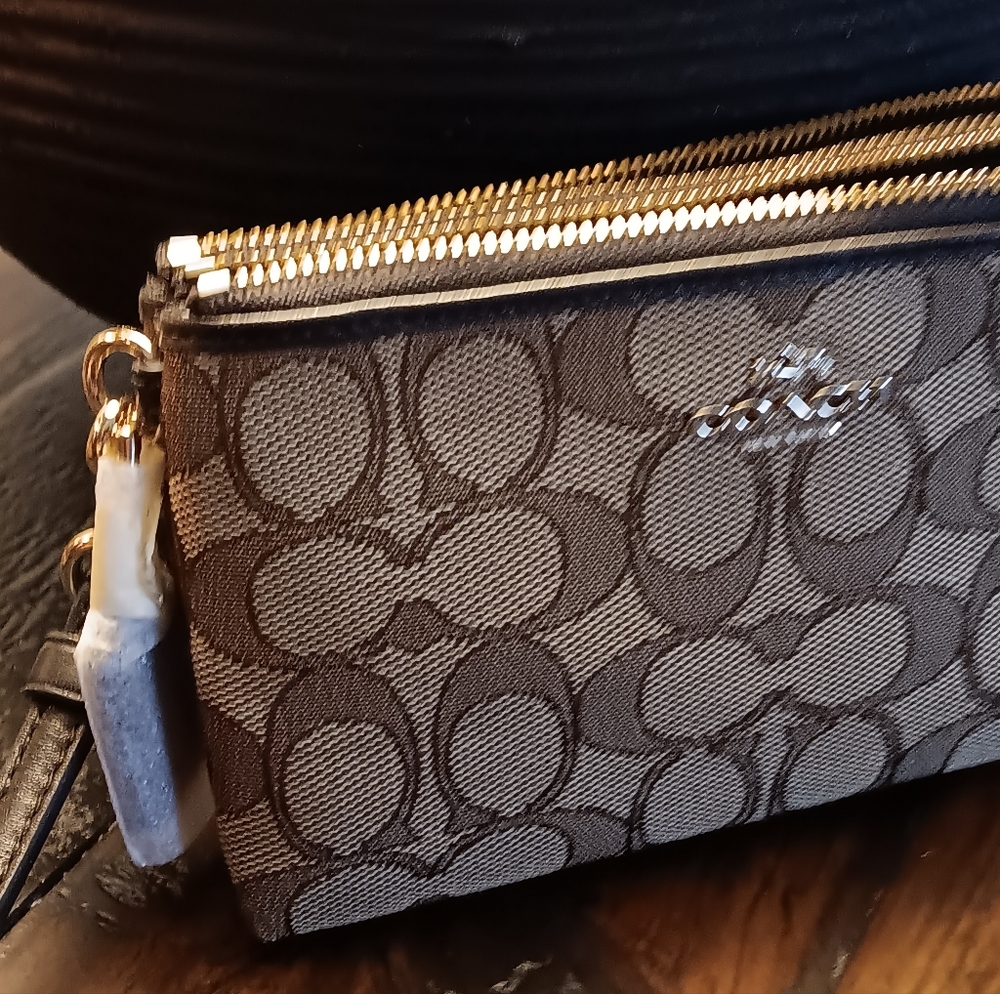 Coach Tan and Brown Signature Wristlet NEW NEVER USED WOT"" - Picture 2 of 6